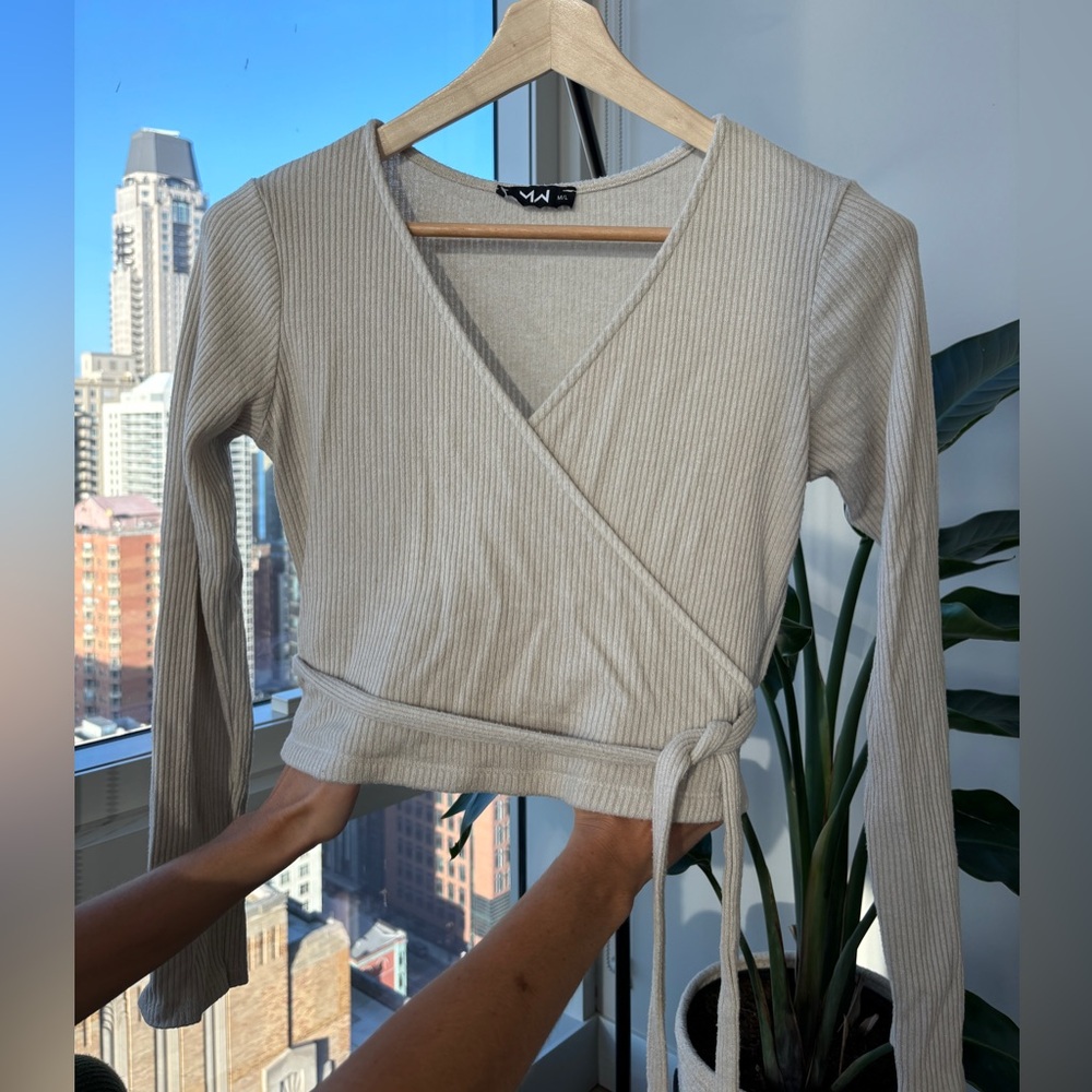 Beige crop top long sleeve soft tee